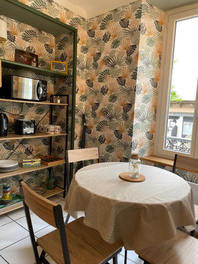 Appartement T2 Plein Centre Au 1Er Etage Avec Parking Prive à Millau Extérieur photo